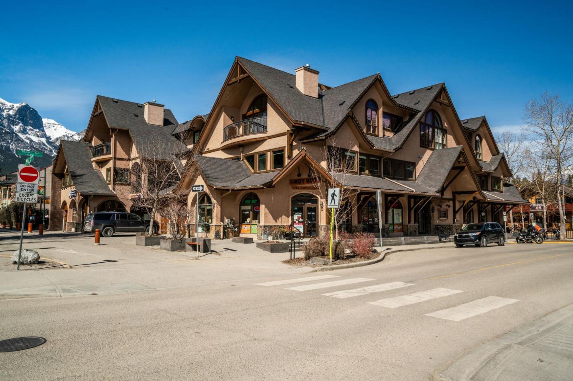 Cascade Penthouse By Canadian Rockies Vacation Rentals Κάνμορ Εξωτερικό φωτογραφία