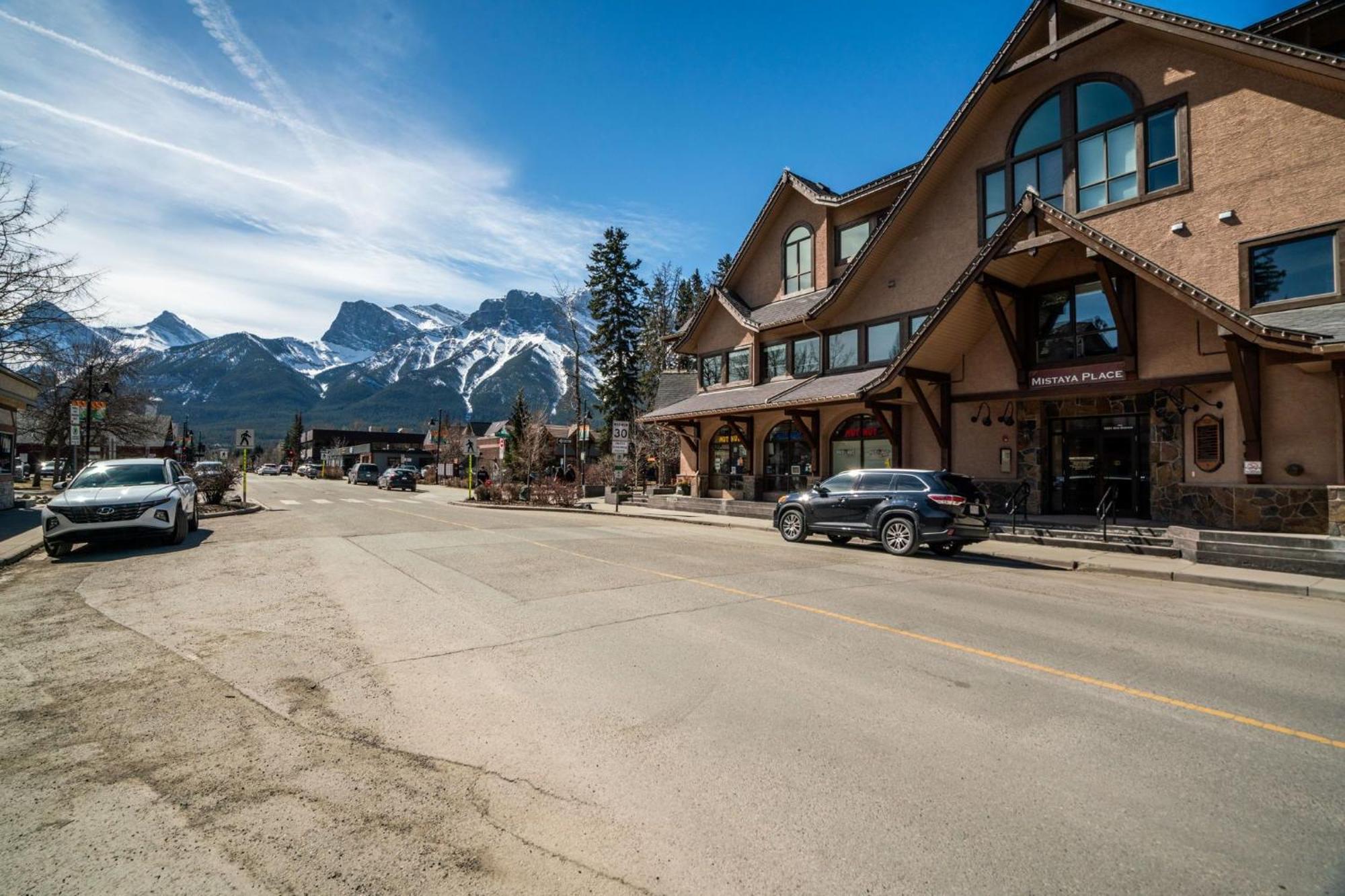 Cascade Penthouse By Canadian Rockies Vacation Rentals Κάνμορ Εξωτερικό φωτογραφία