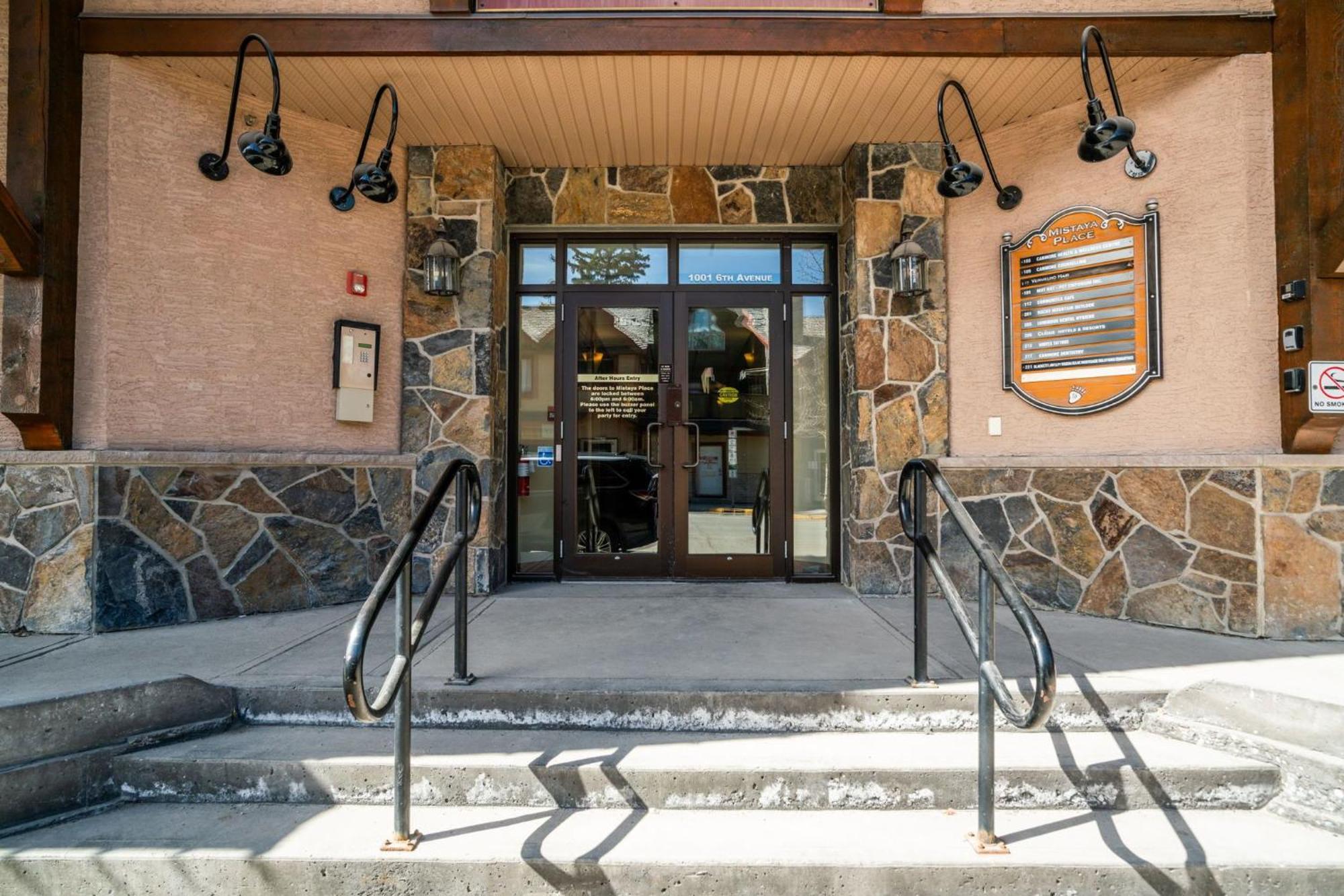 Cascade Penthouse By Canadian Rockies Vacation Rentals Κάνμορ Εξωτερικό φωτογραφία