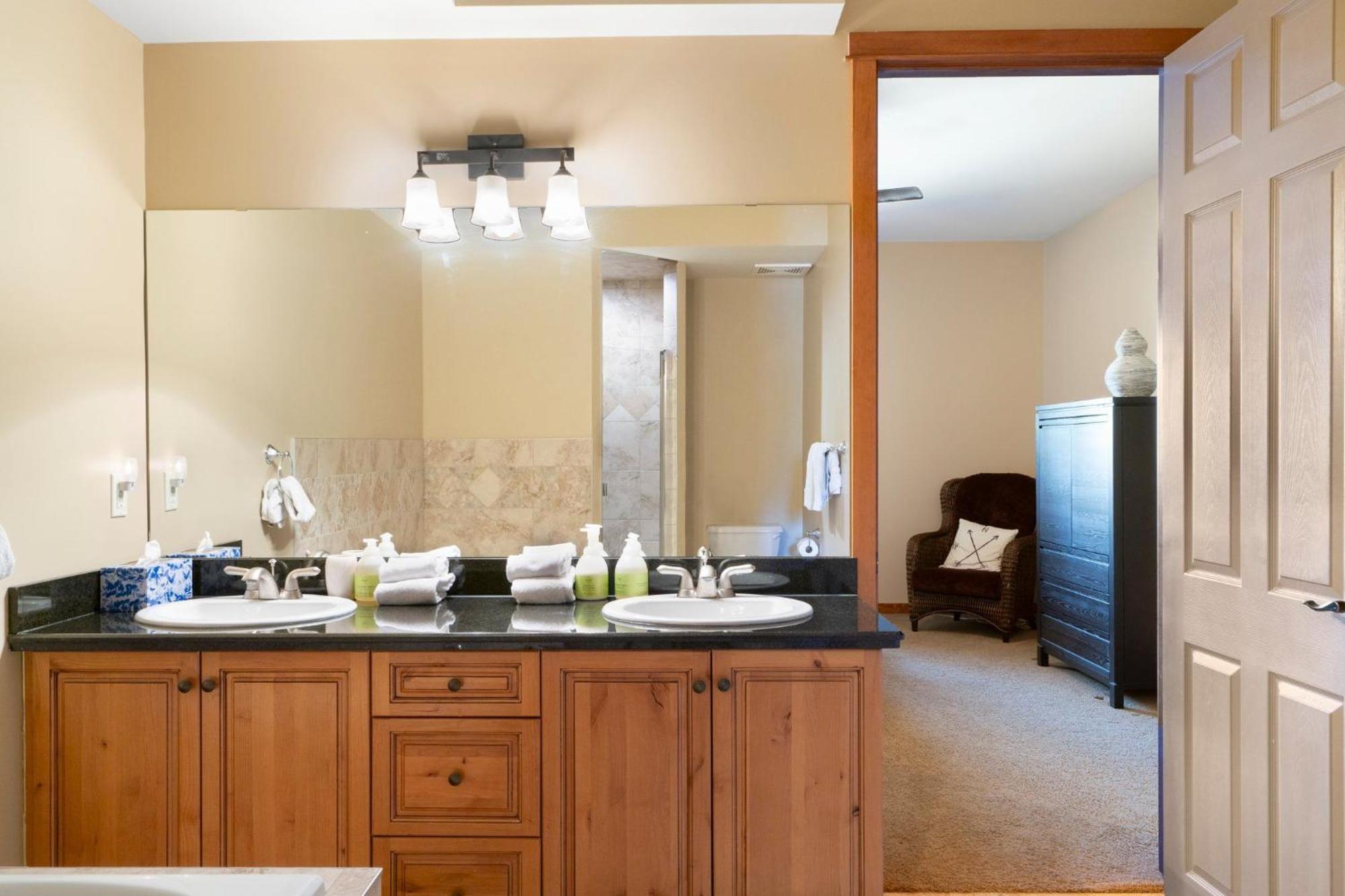 Cascade Penthouse By Canadian Rockies Vacation Rentals Κάνμορ Εξωτερικό φωτογραφία